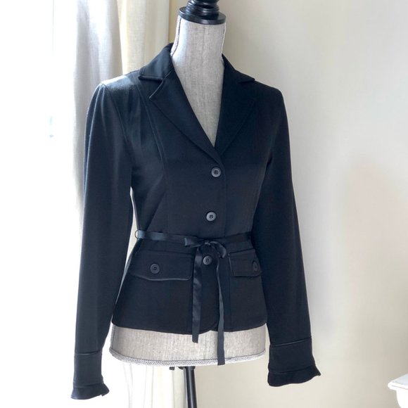 NWOT Kenzie Flutter Sleeve Fitted Black Blazer - Picture 2 of 15